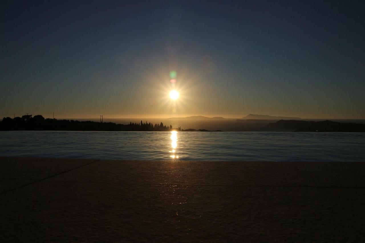 Sunset Sea View Villa 6 Arílasz Kültér fotó